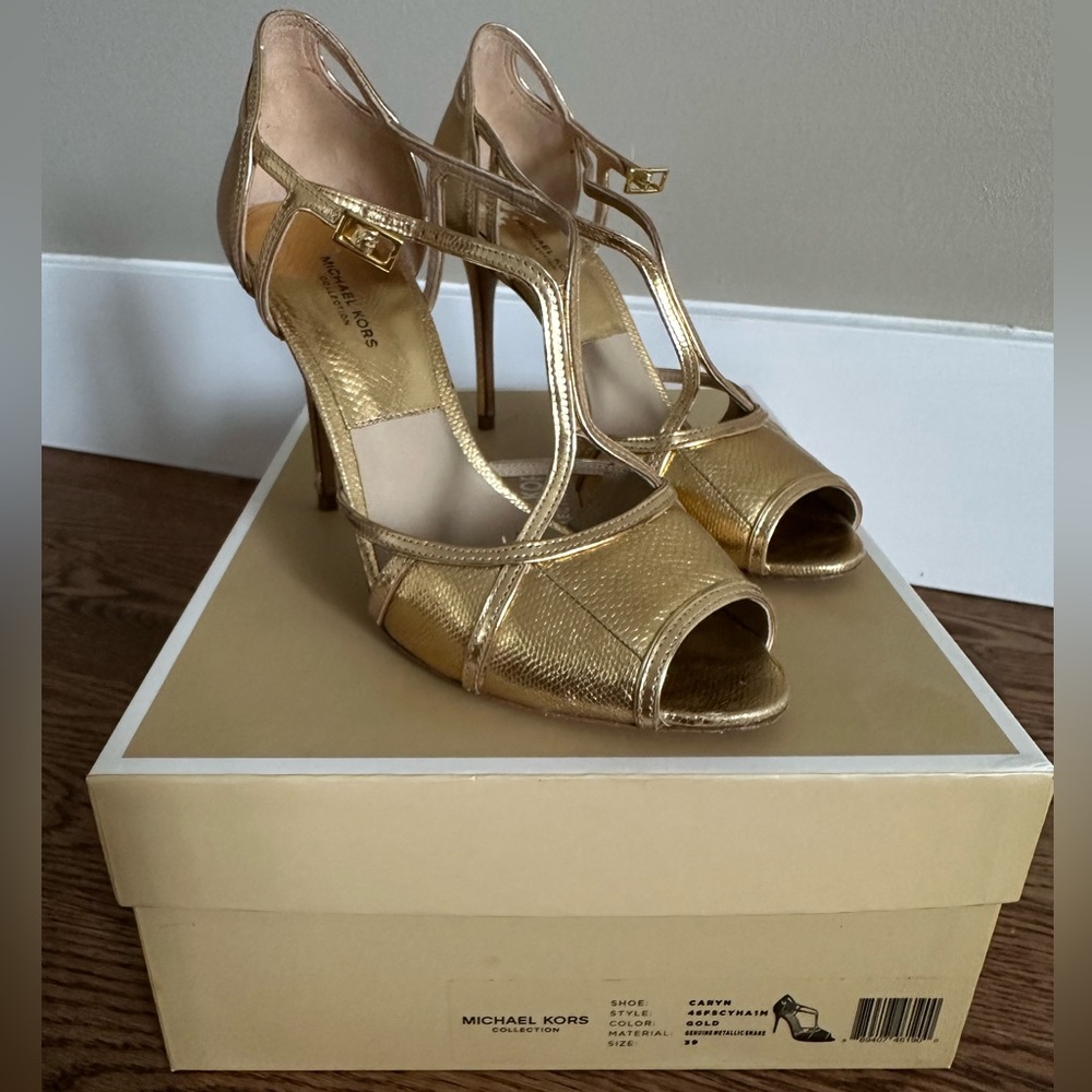 Soulier Micheal Kors couleur Or, gr. 39